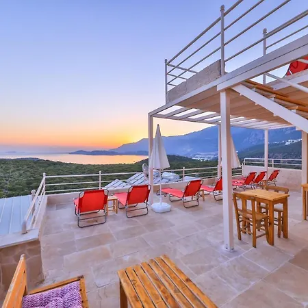 Отель Mojo Sunset Boutique 5*