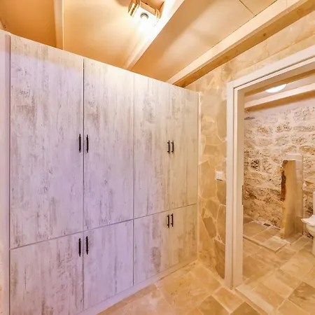 Mojo Sunset Boutique Hotel 5*