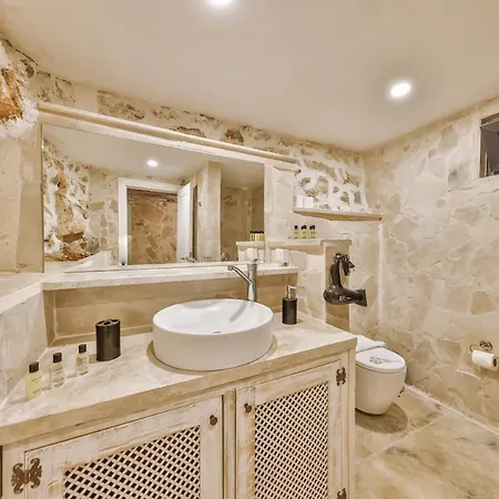 Mojo Sunset Boutique