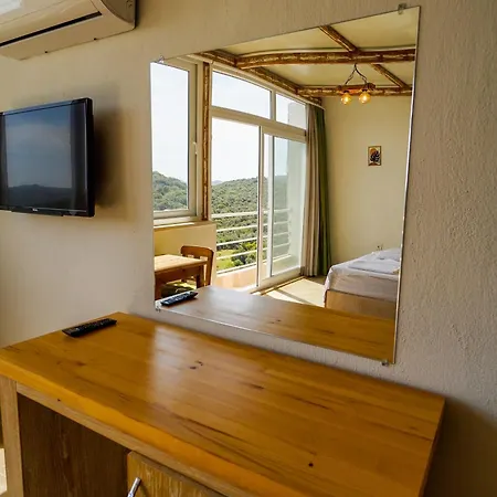 Mojo Sunset Boutique Hotel 5*